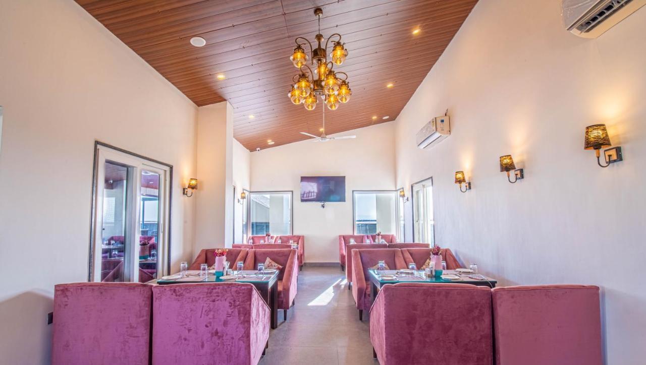 Hotel Js Souvenir Dehradun Ngoại thất bức ảnh