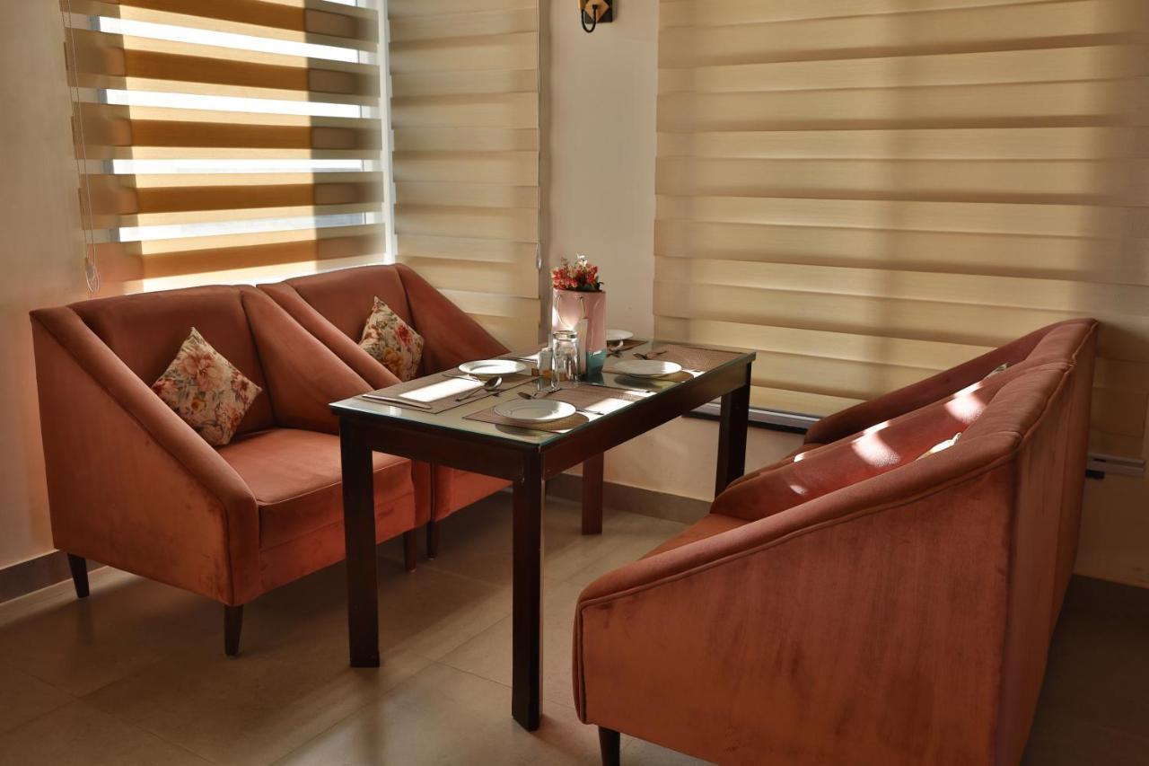 Hotel Js Souvenir Dehradun Ngoại thất bức ảnh