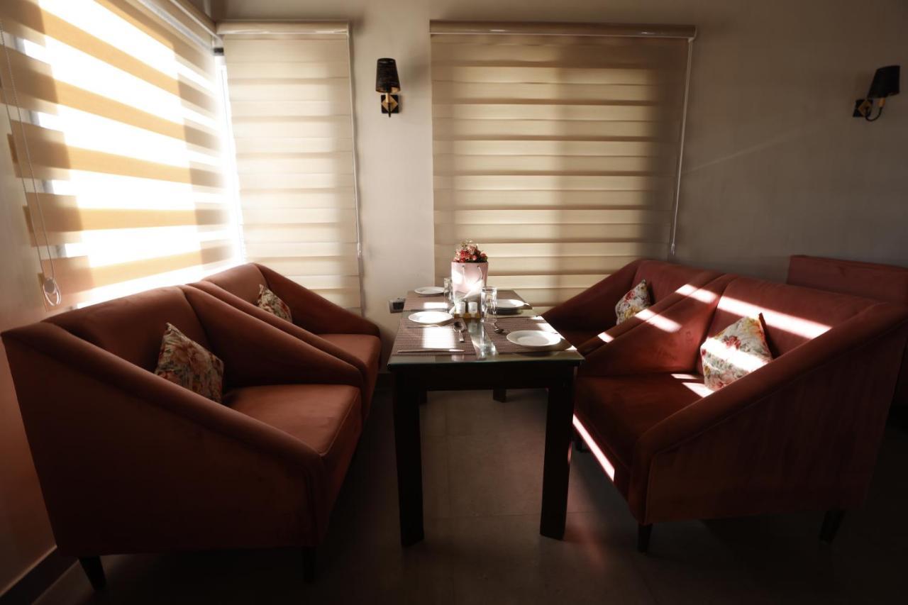 Hotel Js Souvenir Dehradun Ngoại thất bức ảnh