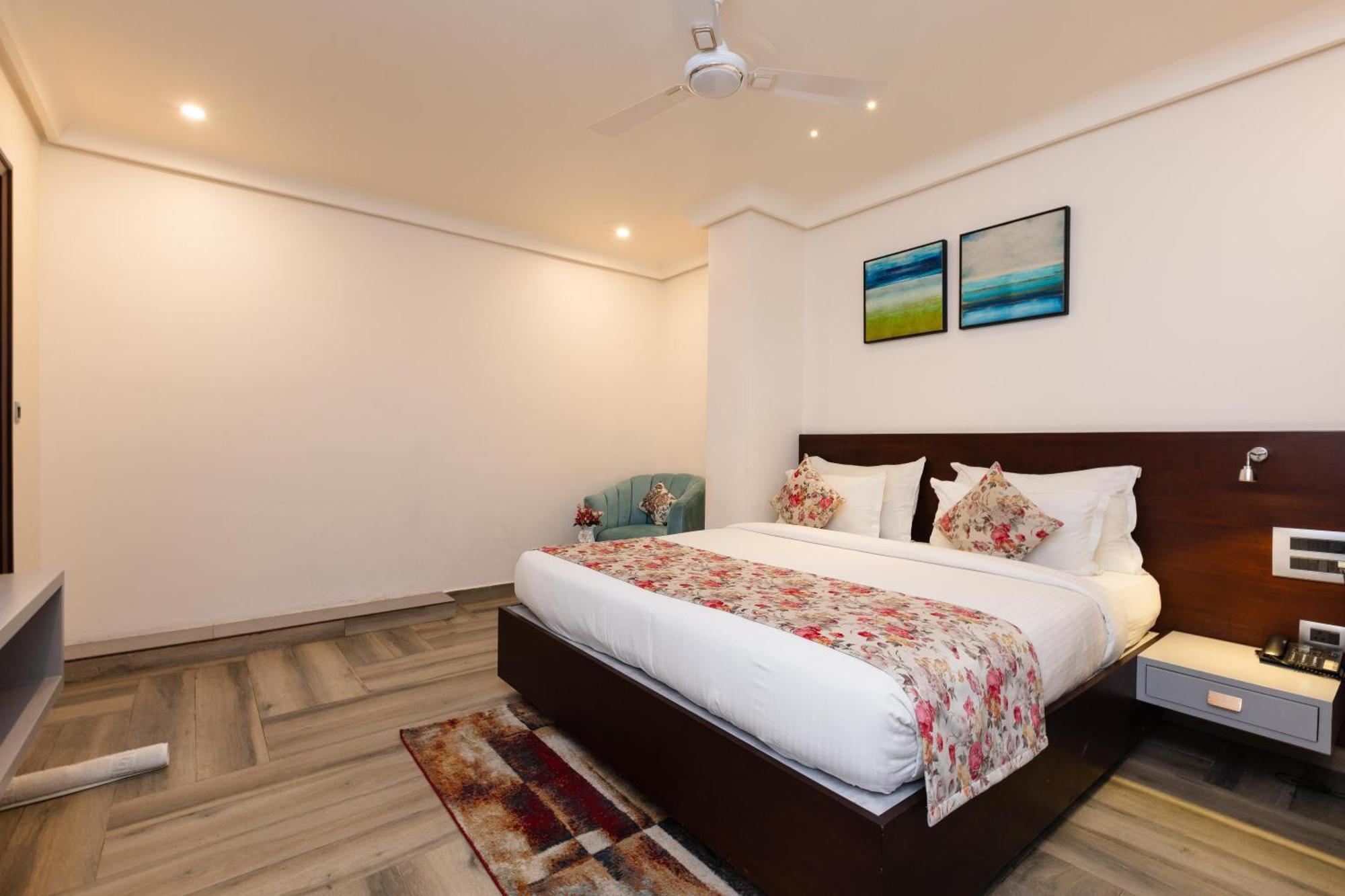 Hotel Js Souvenir Dehradun Ngoại thất bức ảnh